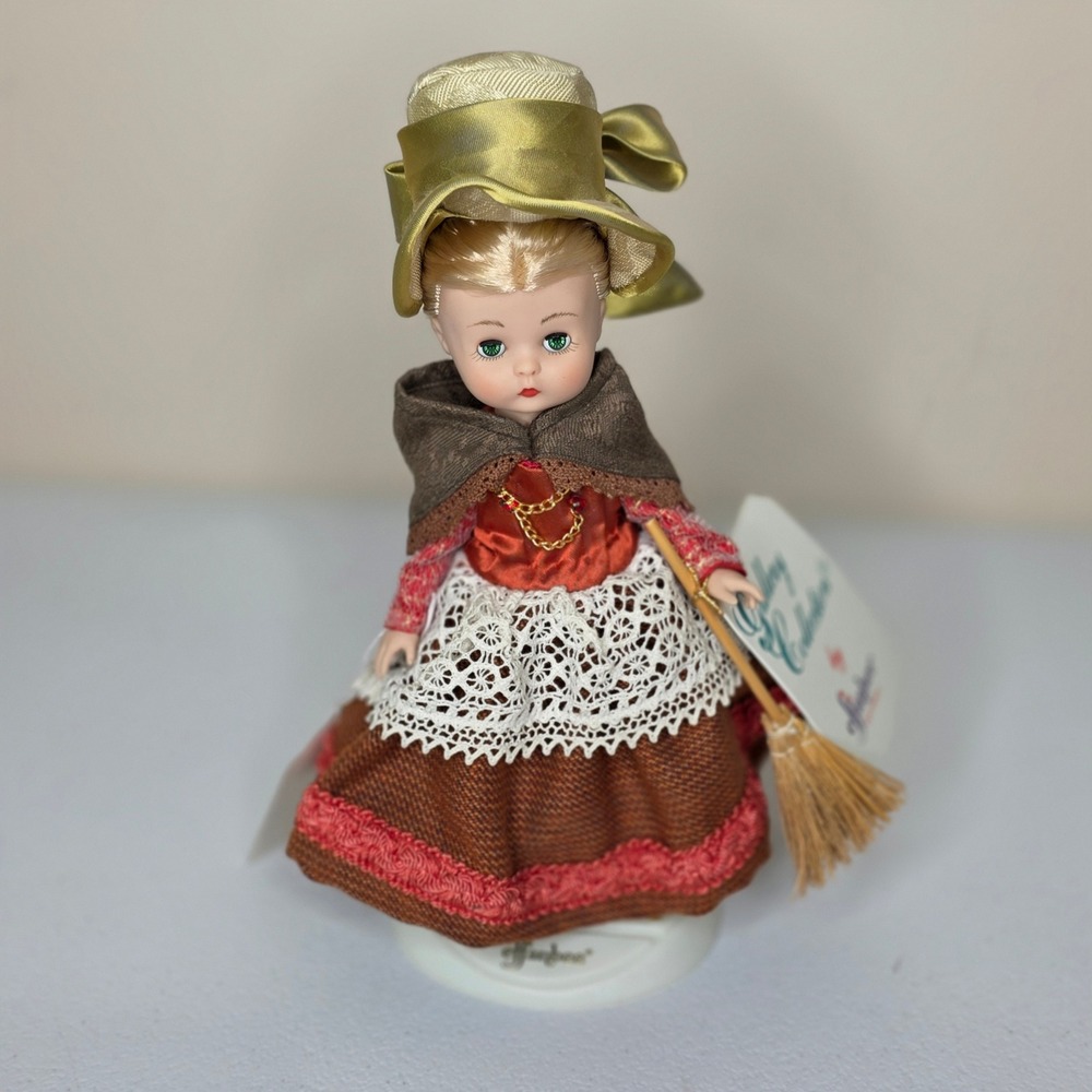 Vintage 1992 Effanbee Mother Goose Doll 8" Gallery Collection Story Book MV 108